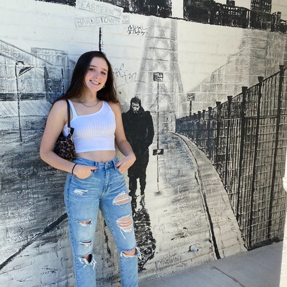 Meet your Posher, Ashtyn - Picture 4 of 4